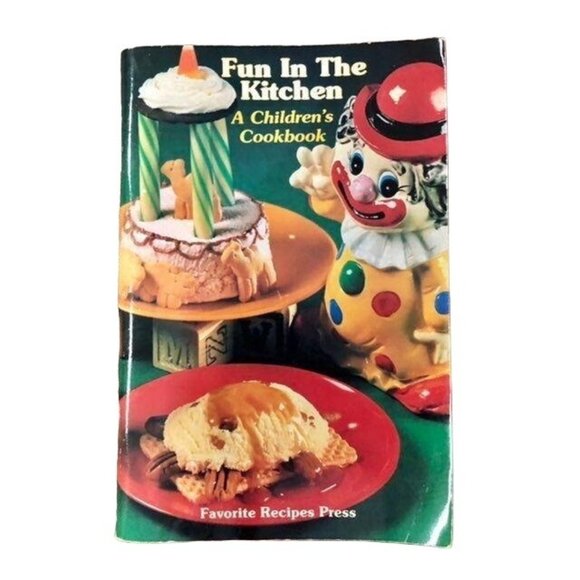 Fun in The Kitchen A Childrens Cookbook Paperback Used - Picture 1 of 11